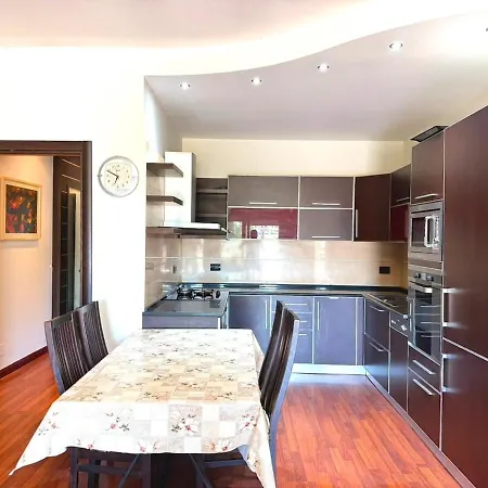 Center Escape Penthouse